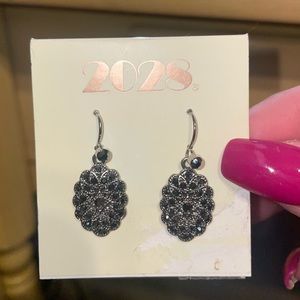 Black earrings◾️▪️◼️ BUNDLE 3 JEWELRY ITEMS AND THE LOWEST ITEM IS FREE